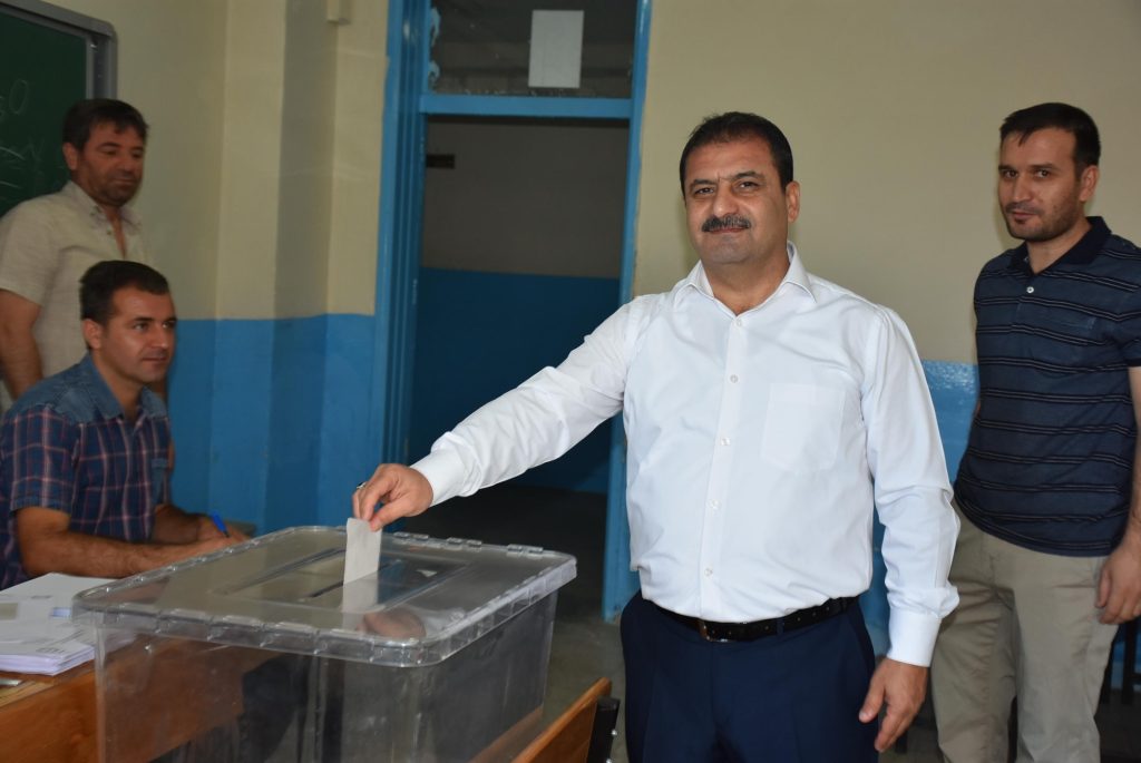 Tümer, Kahta Temsilcisi Oldu