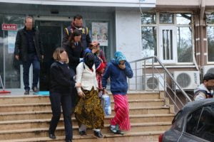 5 Hırsızlık Şüphelisi Kadın Yakalandı