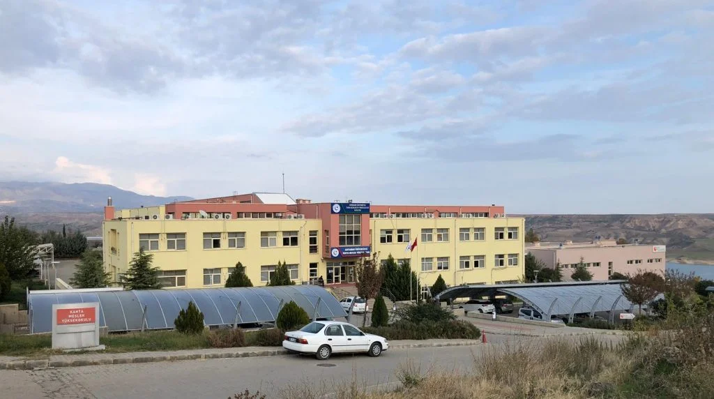 Adıyaman’ın Kahta ilçesinde Açık Öğretim Sınavı (AÖF) ilk kez yapıldı.