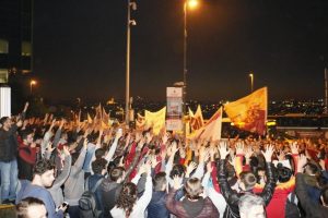 Galatasaraylı taraftarlardan TFF protestosu