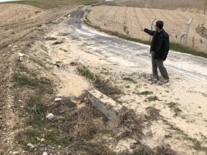 Kahta Çakıreşme Köyündeki Menfez’in Temizlenmesi Gerekiyor.