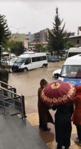 Kahta’da yağanak yağış vatandaşı çileden çıkardı. Vedeolu