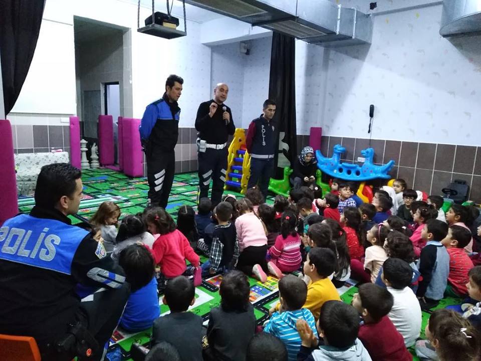 Sevgi Anaokulu Öğrencilerine Trafik Eğitimi