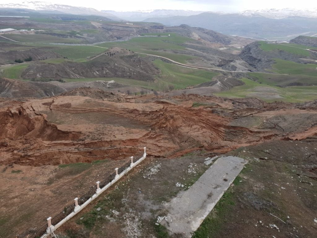 Kahta’da 10 Dönümlük Alan Heyelan Nedeniyle Kaydı