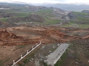 Kahta’da 10 Dönümlük Alan Heyelan Nedeniyle Kaydı