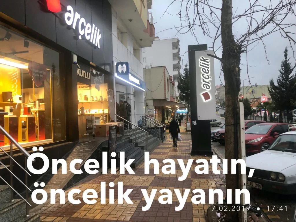 Öncelik Hayatın, Öncelik Yayanın.