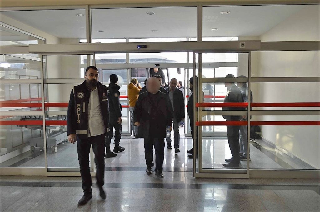 FETÖ Operasyonunda Gözaltına Alına 9 Şüpheli Adliyede-Videolu Haber