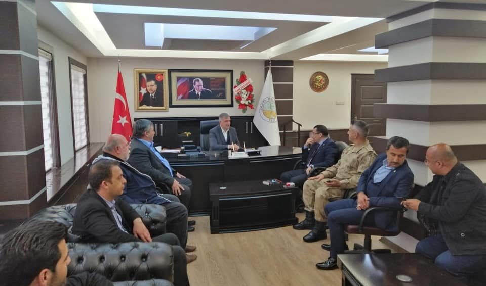 Kahta Kaymakamı Kaya’dan , Başkan Turanlı’ya Hayırlı Olsun ziyareti.