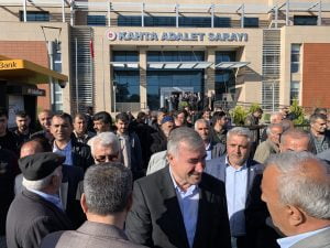 Kahta Belediye Başkanı Yusuf Turanlı Mazbatasını aldı.