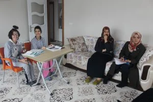 İkiz Kardeşler Evde Eğitim Hizmetleri Görüyor