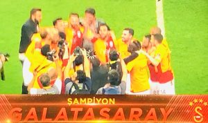 Galatasaray Başkanını seçiyor.