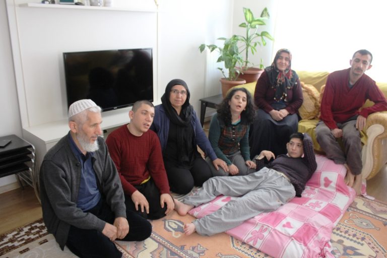 Dört Engelli Çocuğuna “Allah’ın Emanetleri” Olarak Bakan Medine Yılmaz Yılın Annesi Seçildi