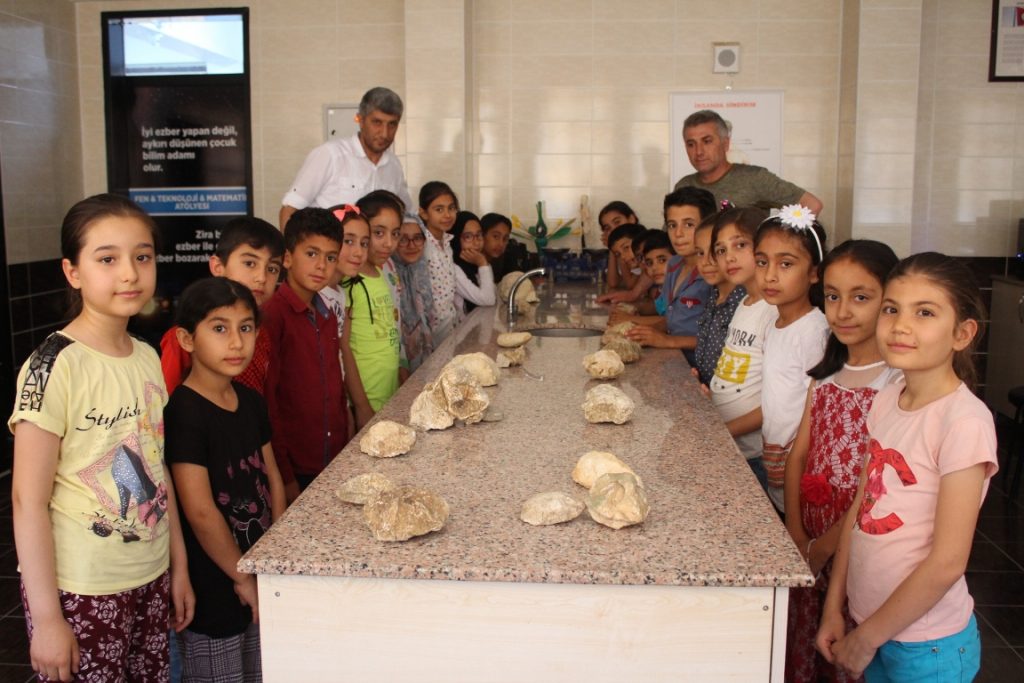 Öğrenciler, Fosiline Dokunarak Öğreniyor