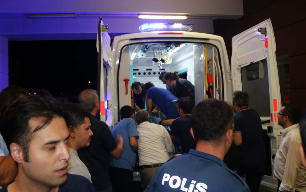 Polis Aracına Silahlı Saldırı: 1 Polis Yaralandı.