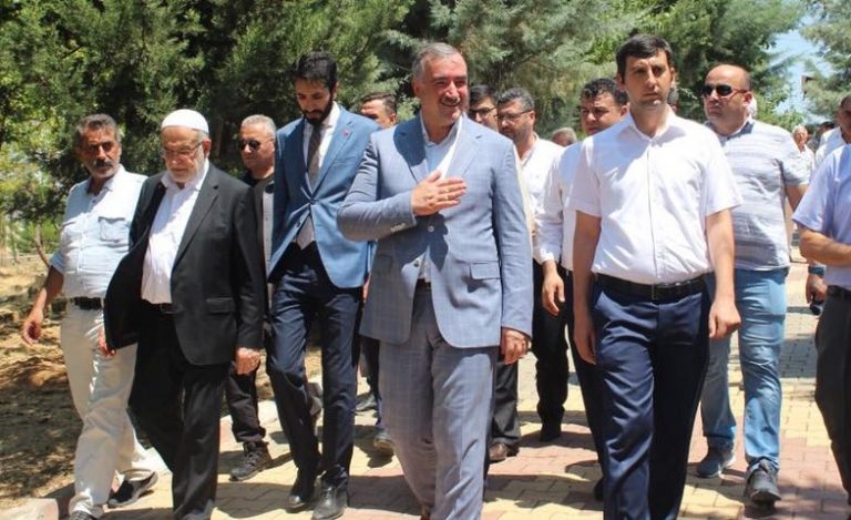 Karamollaoğlu’dan Kahta Belediye Başkanı Turanlı’ya Hayırlı Olsun ziyareti.