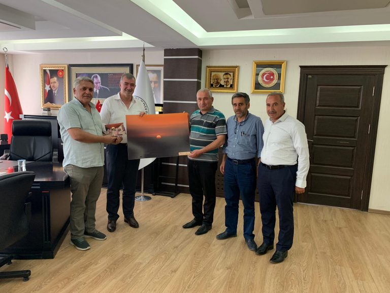 Kahta Gazeteciler Cemiyeti Başkan Turanlı’yı ziyaret etti.