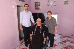 Kahta Belediyesinden Engelli Vatandaşlara Tekerlekli Sandalye Dağıtmaya Devam Ediyor