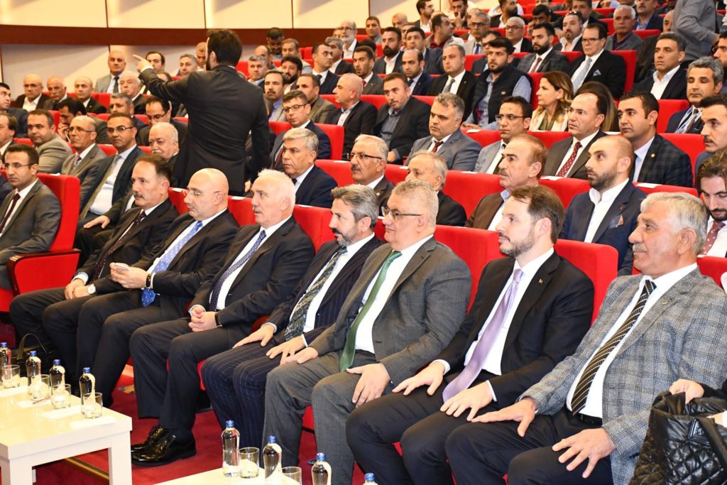 Hazine ve maliye bakanı Albayrak Adıyaman’da iş adamlarıyla buluştu.