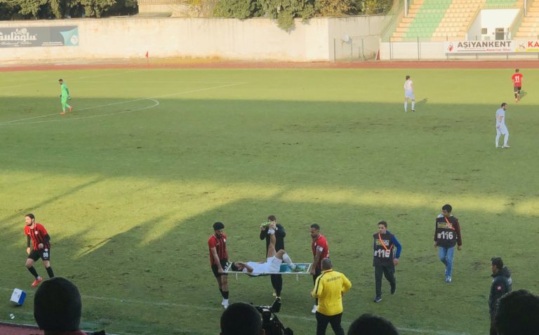 Kahta 02 Siverek Belediyespor Maçında Centilmenlik Örneği