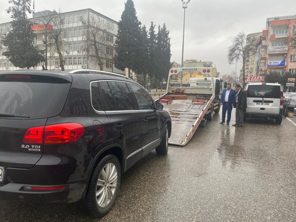 KAHTA BELEDİYESİ  MAKAM ARACINA  EL KONULDU.