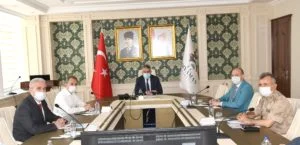 ADIYAMAN’DA CAMİLERİN İBADETE AÇILMASIYLA İLGİLİ TOPLANTI YAPILDI