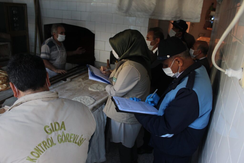 Kahta Belediyesi fırınları denetliyor