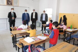 Müdür Tunçmen, Okullarda İncelemelerde Bulundu