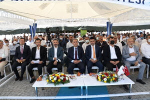 Kahta’da badem zirvesi yapıldı.