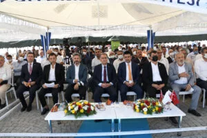 Kahta’da badem zirvesi yapıldı.