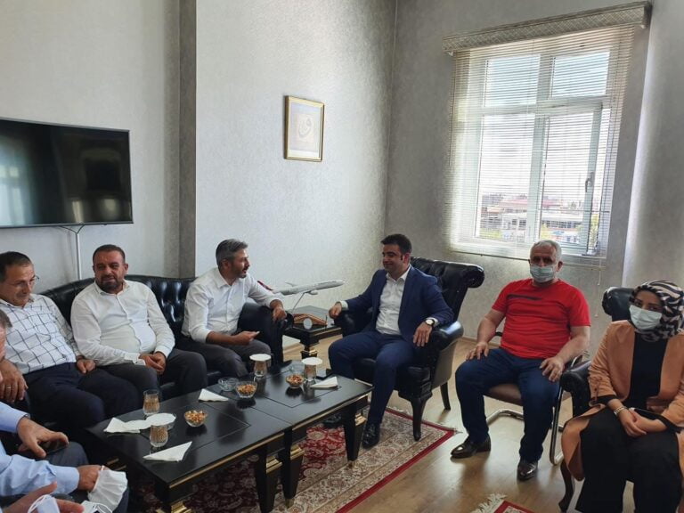 Adıyaman Milletvekili Sayın Ahmet Aydın, Kahta Kaymakamlığını Ziyaret Etti