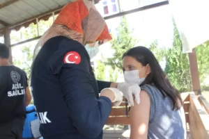 ÖĞRENCİLER AŞI HAKKINDA BİLGİLENDİRİLDİ