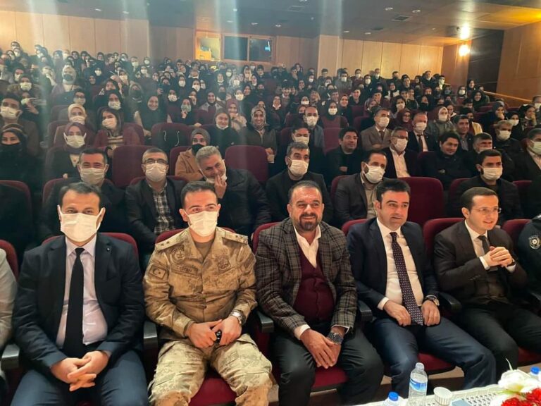 KAHTA’DA ÖĞRETMENLER GÜNÜ COŞKUSU