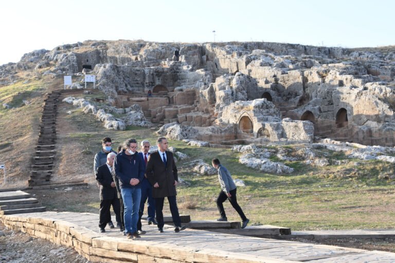 PERRE ANTİK KENTİ TARİHİ ANTİK ÇAĞA DAYANIYOR…