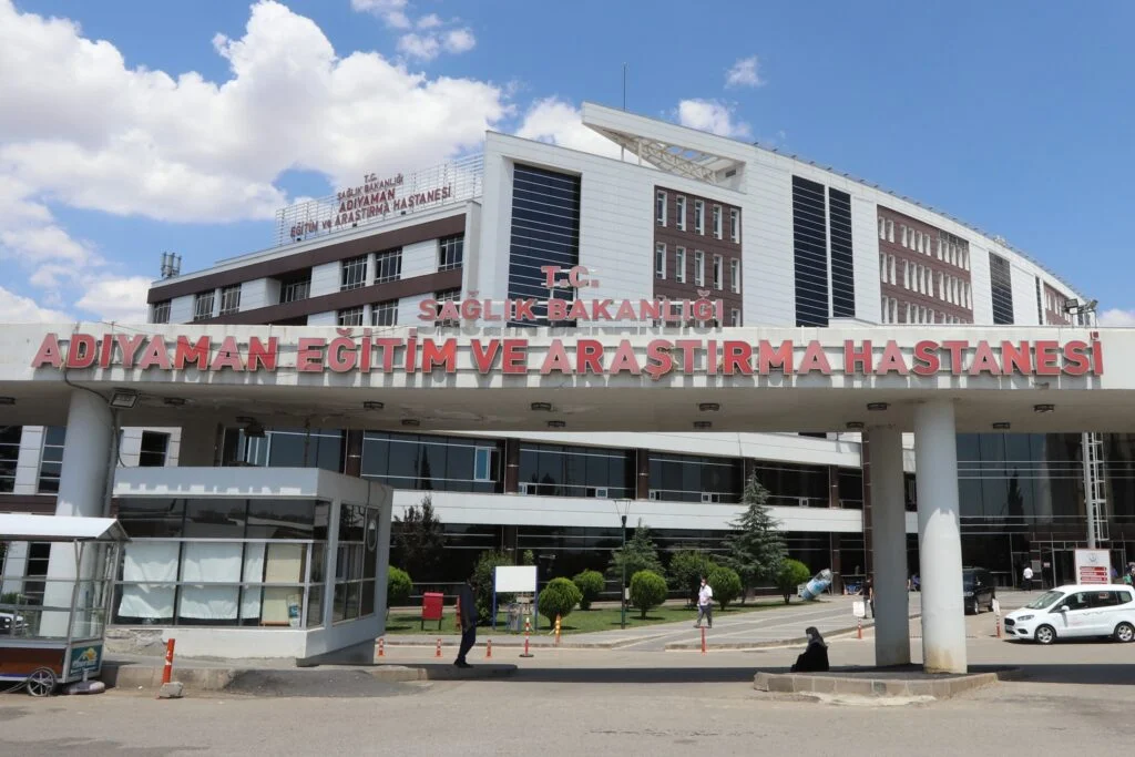 ADIYAMAN EĞİTİM VE ARAŞTIRMA HASTANESİNDE 7 YENİ UZMAN HEKİM HASTA KABULÜNE BAŞLADI.