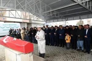 Jandarma Uzman Çavuş Osman Avseren, Kâhta ilçesinde düzenlenen cenaze töreniyle toprağa verildi.