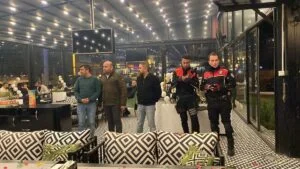 Kavga ihbarına giden polislere sürpriz yaptılar-Videolu Haber