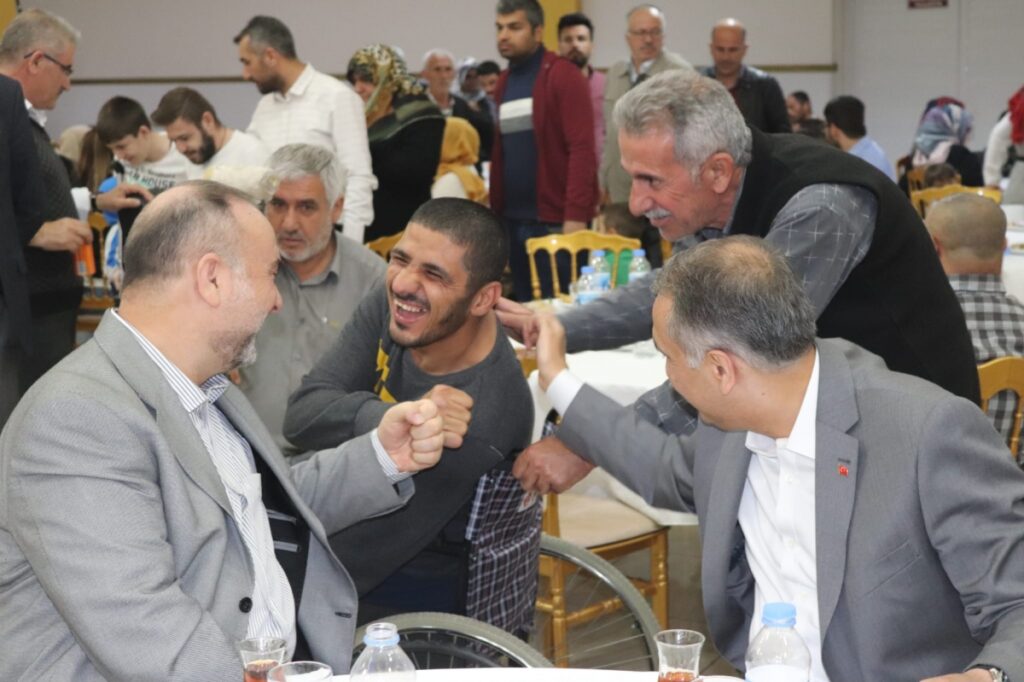 Engelli vatandaşlar iftar sofrasında buluştu