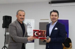 Adıyamanlılarla buluşan Abdurrahman Önül, büyük ilgi gördü.