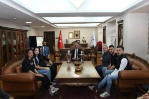 Şampiyon sporculardan Rektör Turgut’a ziyaret