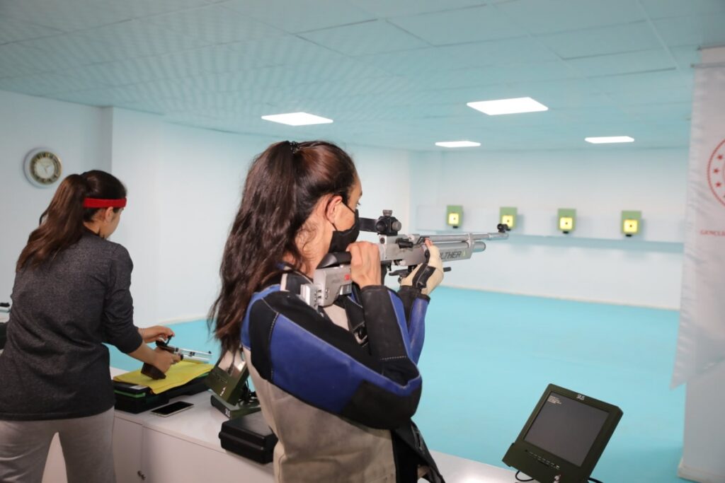 Adıyamanlı atıcılar altın ve gümüş madalya getirdi.