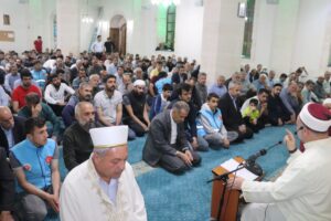 Adıyaman’da Kadir Gecesi camiler doldu taştı