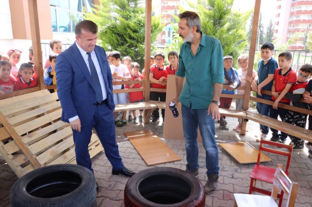 Öğrencilere çevre bilinci oluşturuluyor