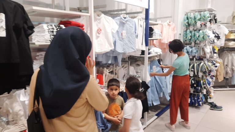 Çocuk bayramlıklarına kavuştu