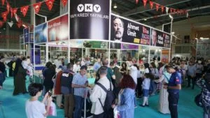 Adıyaman Kitap Fuarı yoğun ilgi görüyor