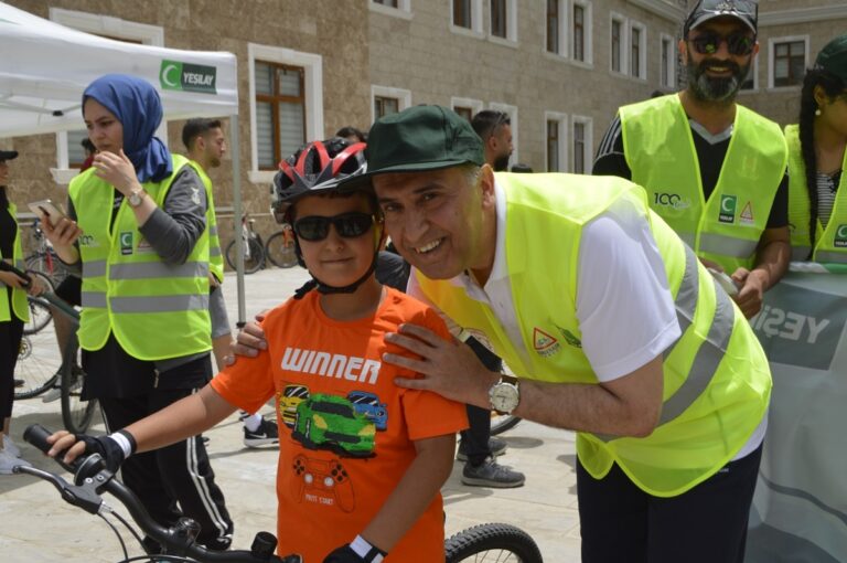Adıyaman’da ’10. Yeşilay Bisiklet Turu’ düzenlendi