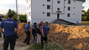 Göçük altında kalan yaşlı adam yaşamını kaybetti