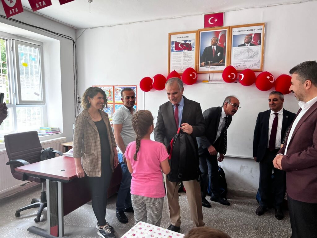 İstanbul’dan Adıyaman’daki okullara destek oldular