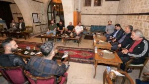 Kılınç, Fuara katılan yayınevi temsilcileri ve yazarlarla buluştu