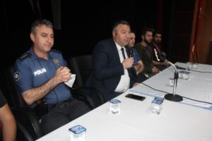 Emniyet Müdürü Yeniay, Kariyer Günlerinde öğrencilerle buluştu