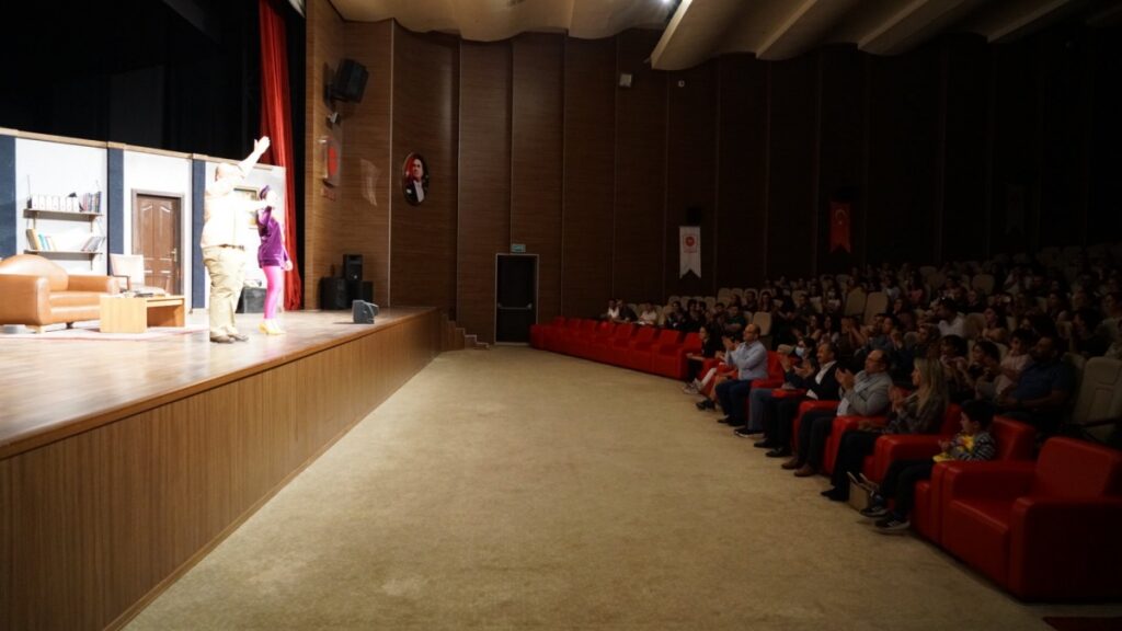 ‘Yardımcı Aranıyor’ beğeni topladı